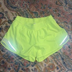 Lululemon Speed Up Short Size 8 - Tall - Neon Yellow/ hint of lime green